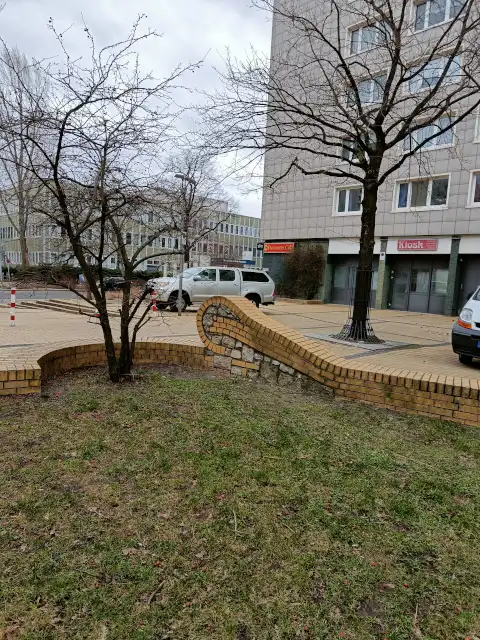 Die Sitzmauer