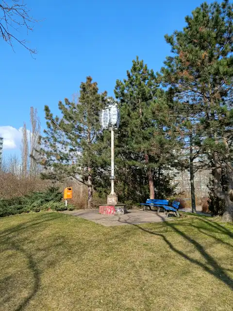 Windspiel am Sportplatz